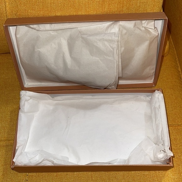 Louis Vuitton Malletiera Paris Maison Fondee en 1854 Box, 8” X 4.5” X 1.5” - Picture 8 of 11